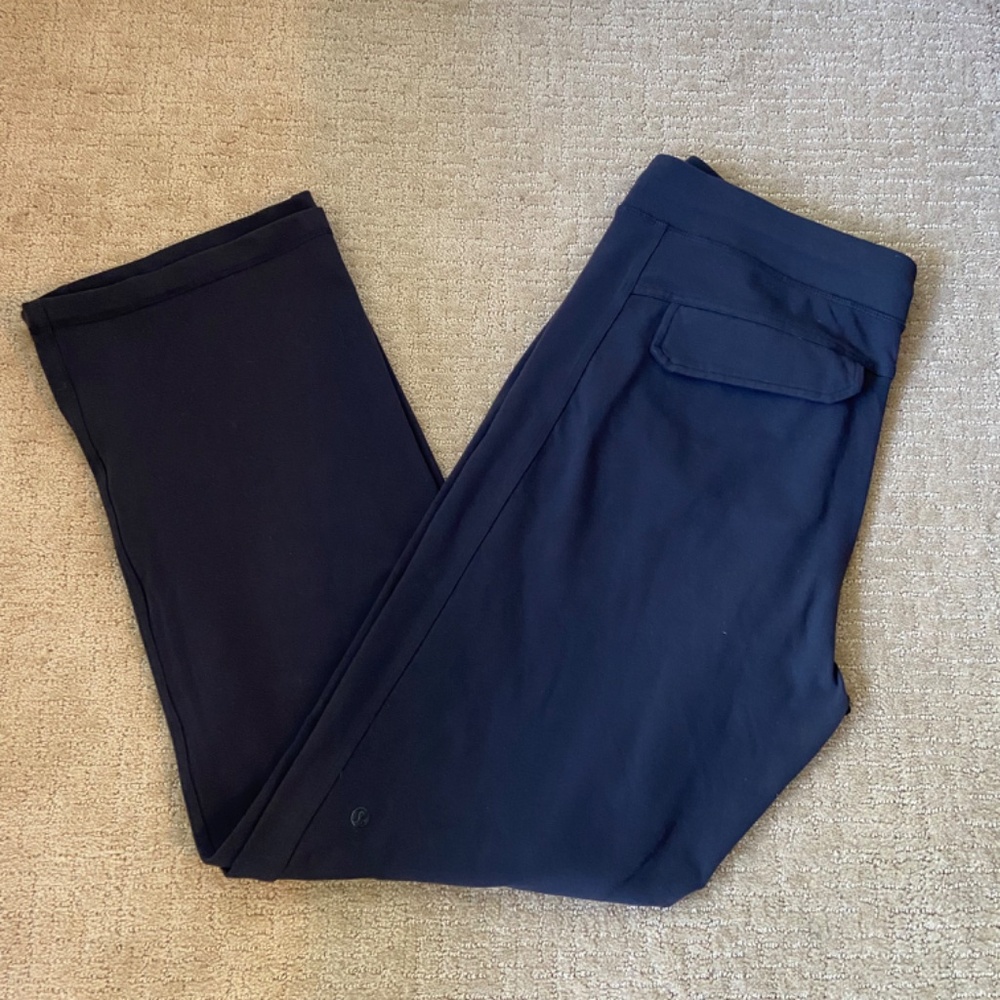 Lululemon relaxed black joggers - used